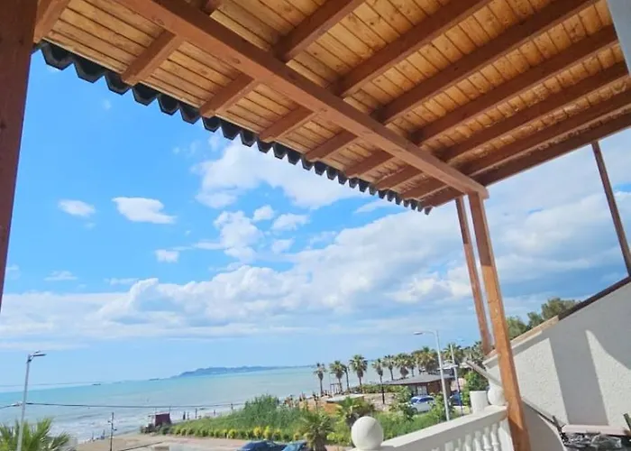 Villa Holidays Priam *