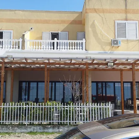 Vila Holidays Priam *