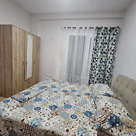 Holidays Priam Vila Golem (Tirana)