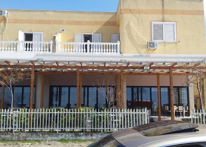 Villa Holidays Priam *